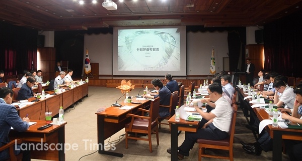 지난 21일 산림조합중앙회 회의실에서 개최된 2018 산림문화박람회 착수보고회를 가졌다.  [사진제공 : 산림조합중앙회]
