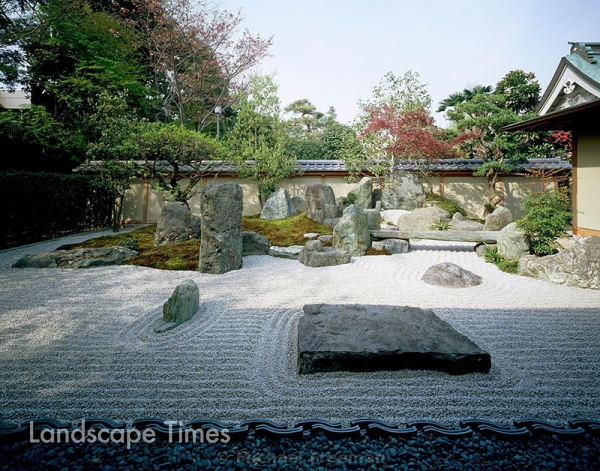 마스노 순묘가 설계한 기온지사찰 정원