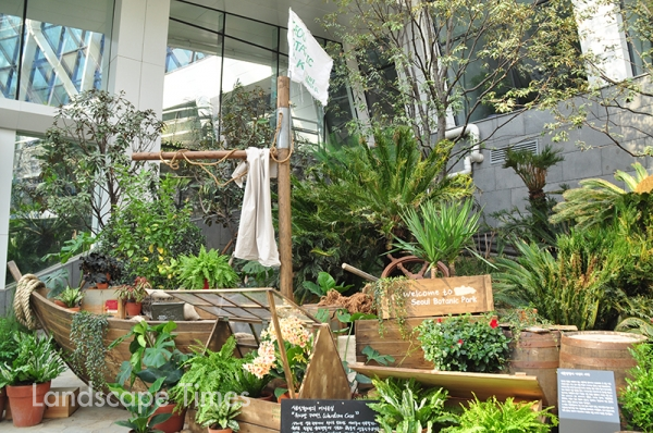 조혜령‧(주)그람디자인이 기획한 서울식물원 온실기획전시전 ‘식물탐험대’.내달 30일까지 서울식물원 온실에서 전시된다.