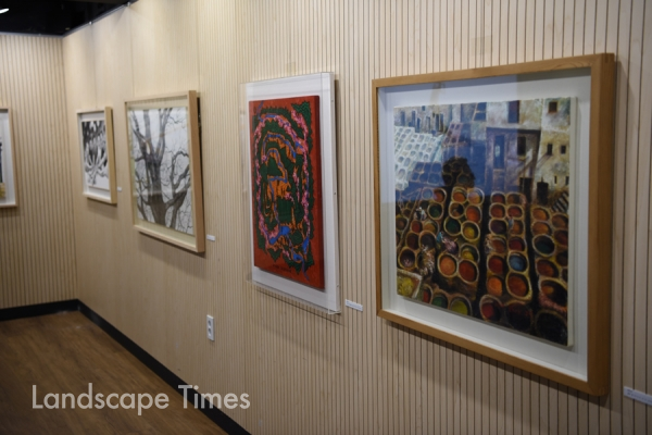 제8회 조경가미술전은 오는 18일까지 동심원갤러리에서 전시된다.