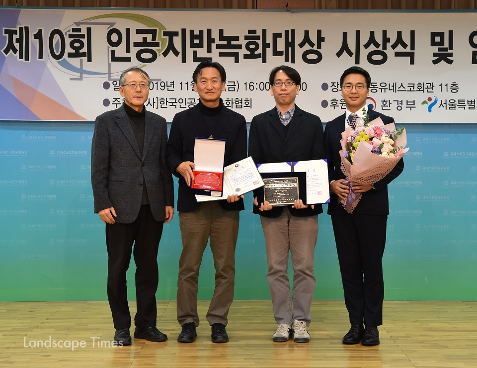 제10회 한국인공지반녹화대상에서 대상 수상자들