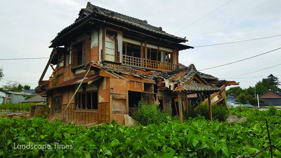 일제강점기에 화호리마을에서 대규모 농장을 경영한 일본인 농장주 다우에가 살던 가옥이다.  ⓒ전북지방우정청