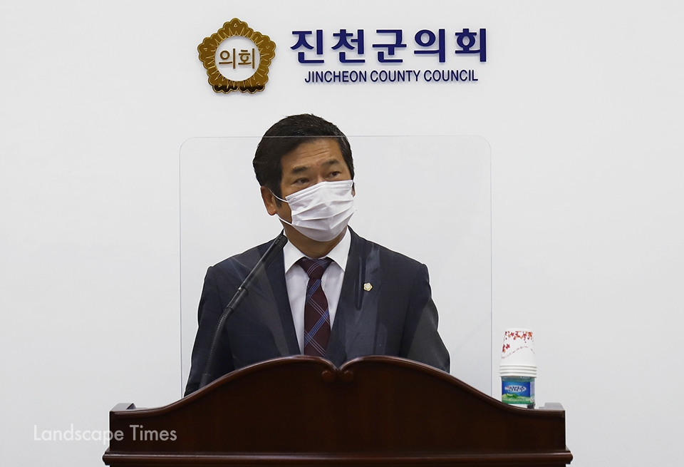 제299회 진천군의회 임시회 첫날 5분 발언을 하고 있는 이재명 의원   ⓒ진천군의회